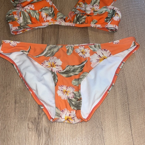 Orange floral bikini - Picture 3 of 5